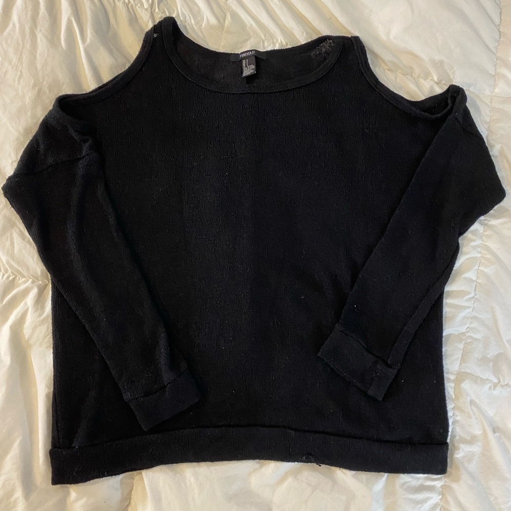 Shoulder Cut-Out Top - Picture 7 of 9